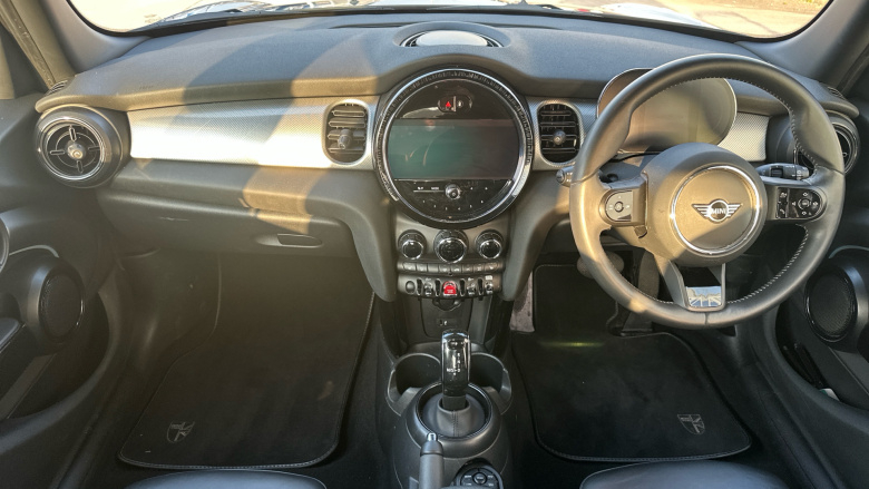 MINI Hatchback 1.5 Cooper Exclusive Premium 5dr Auto Petrol Hatchback